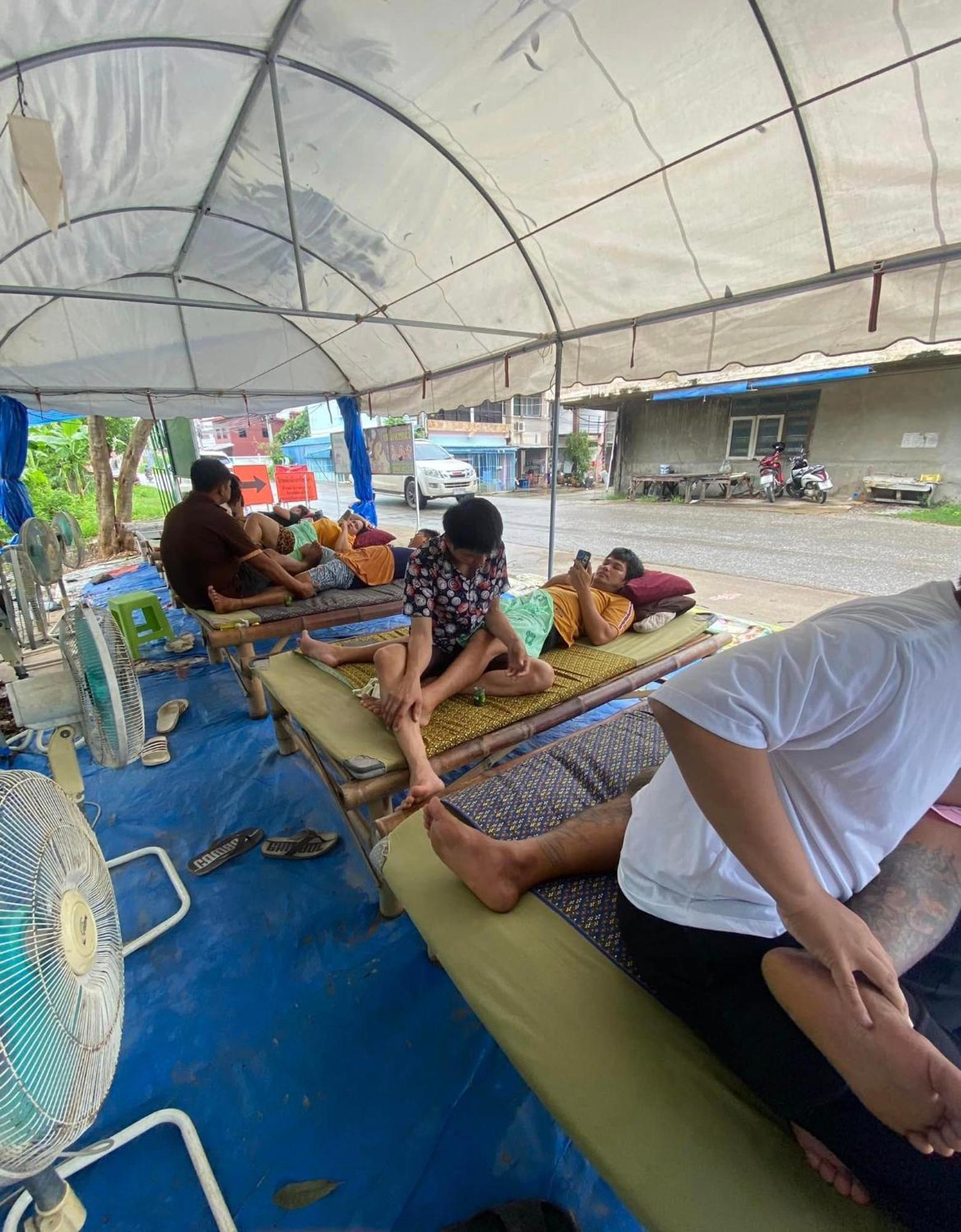 Hostelbed And Retreat Phitsanulok Exterior photo