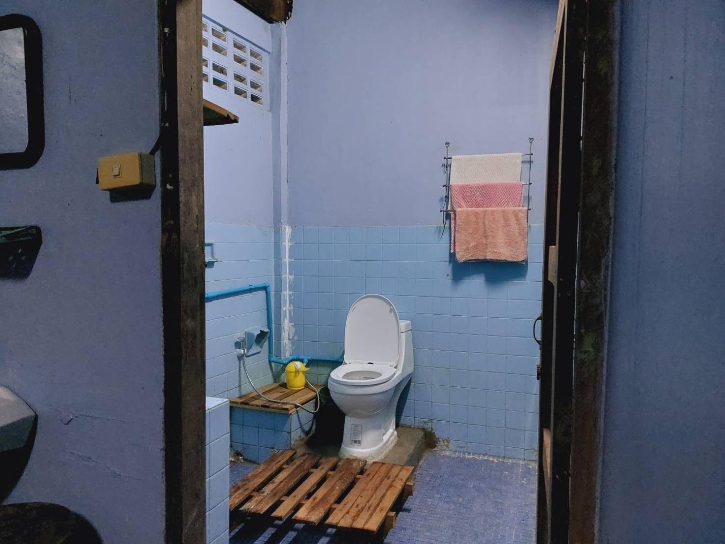 Hostelbed And Retreat Phitsanulok Exterior photo